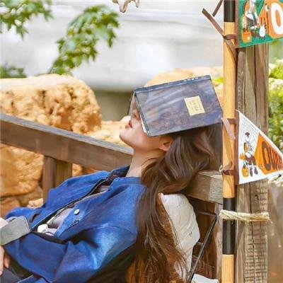 品牌官方实拍：过气明星官宣恋情引爆服务器，平台紧急限流